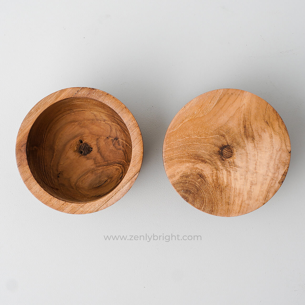 arion-salt-pepper-shaker-top-bottom