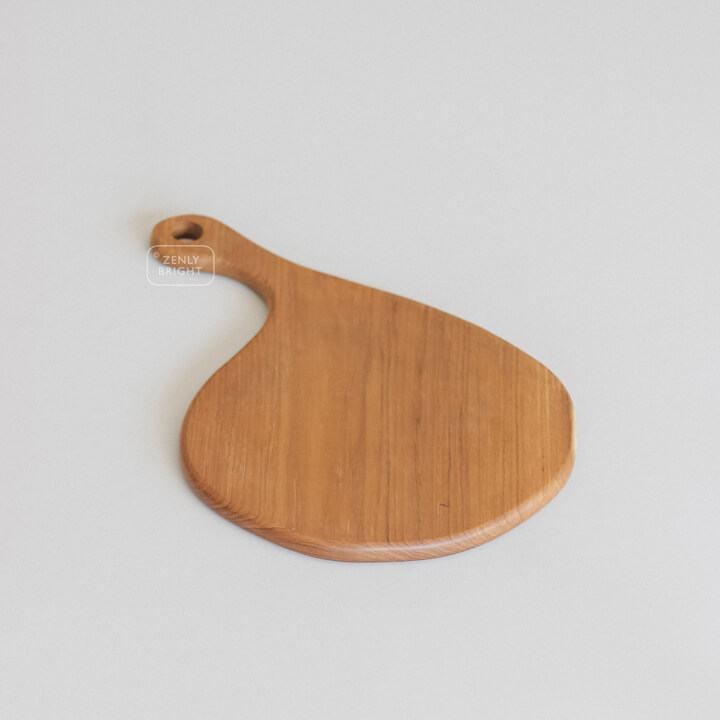 kuler-cutting-board-made-from-teak-wood-bali-zenly-bright-durable